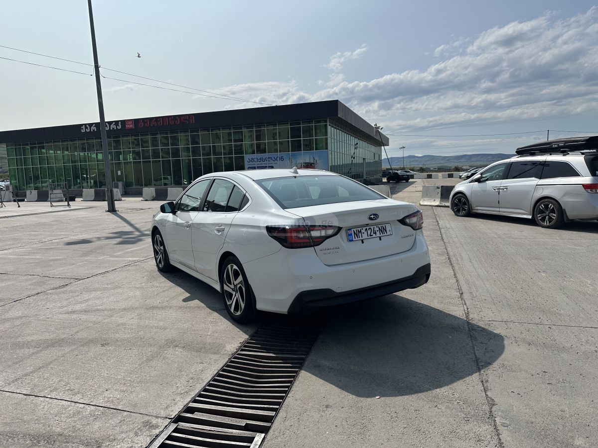 Subaru Legacy - фото 2