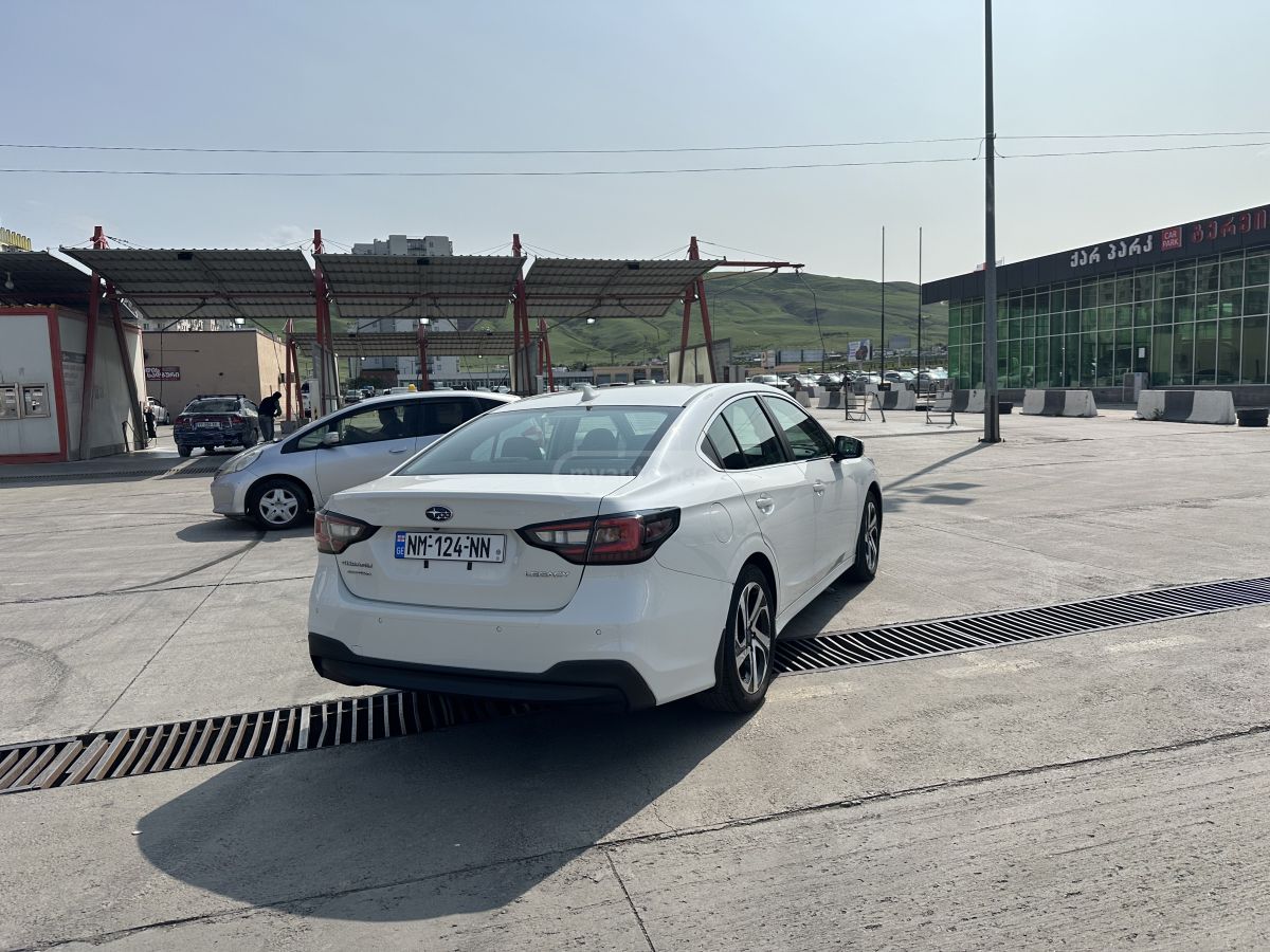 Subaru Legacy - фото 4