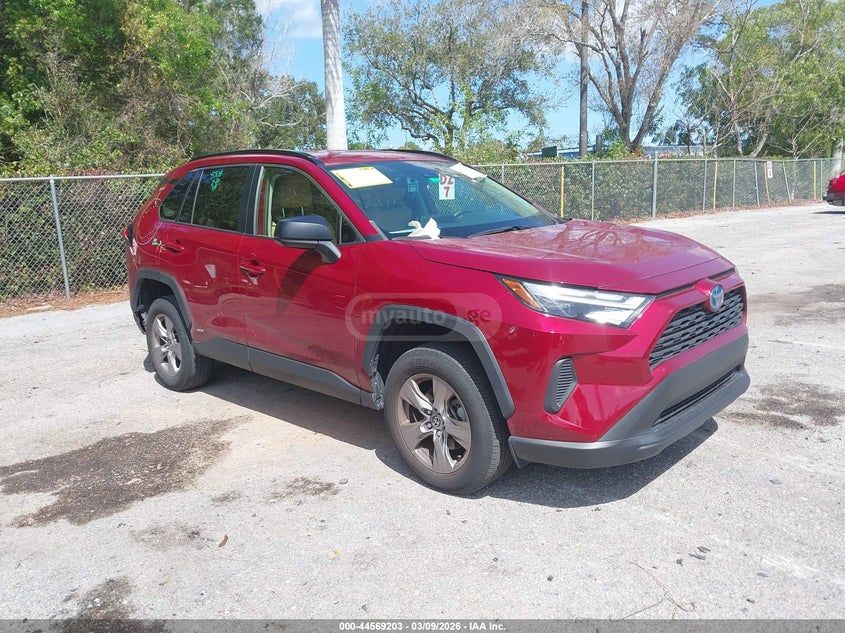 Toyota RAV 4 - фото 1