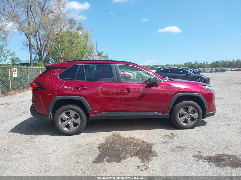 Toyota RAV 4 - фото 13