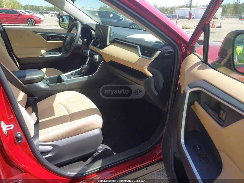 Toyota RAV 4 - фото 5