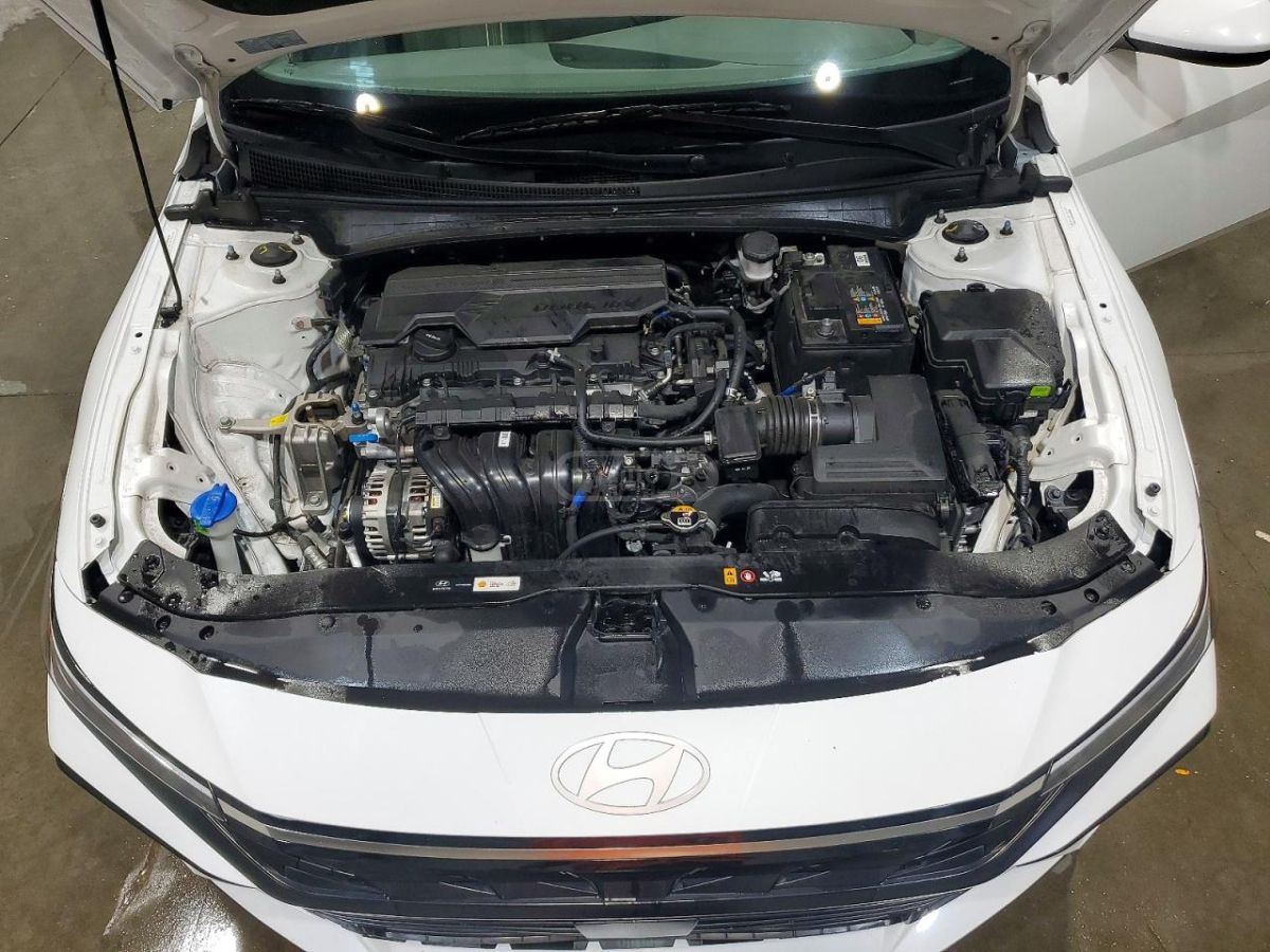 Hyundai Elantra - фото 11