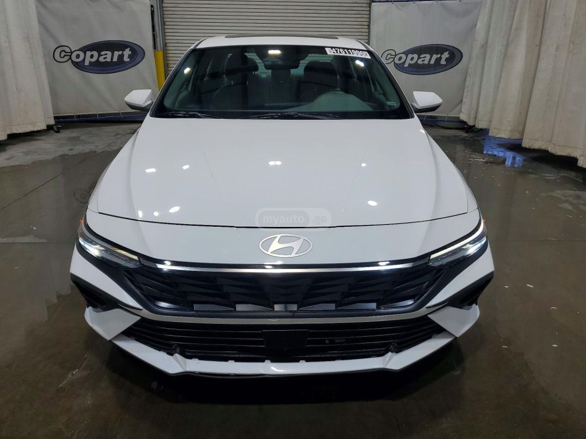 Hyundai Elantra - фото 5