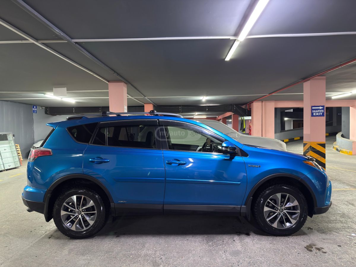 Toyota RAV 4 - фото 4