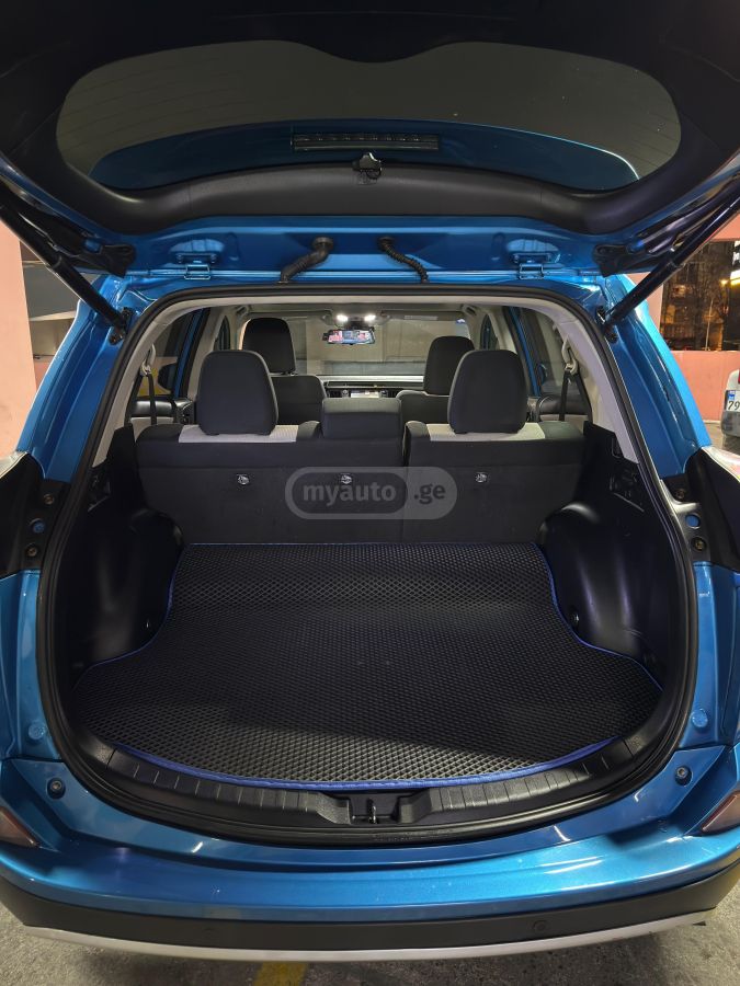 Toyota RAV 4 - фото 6