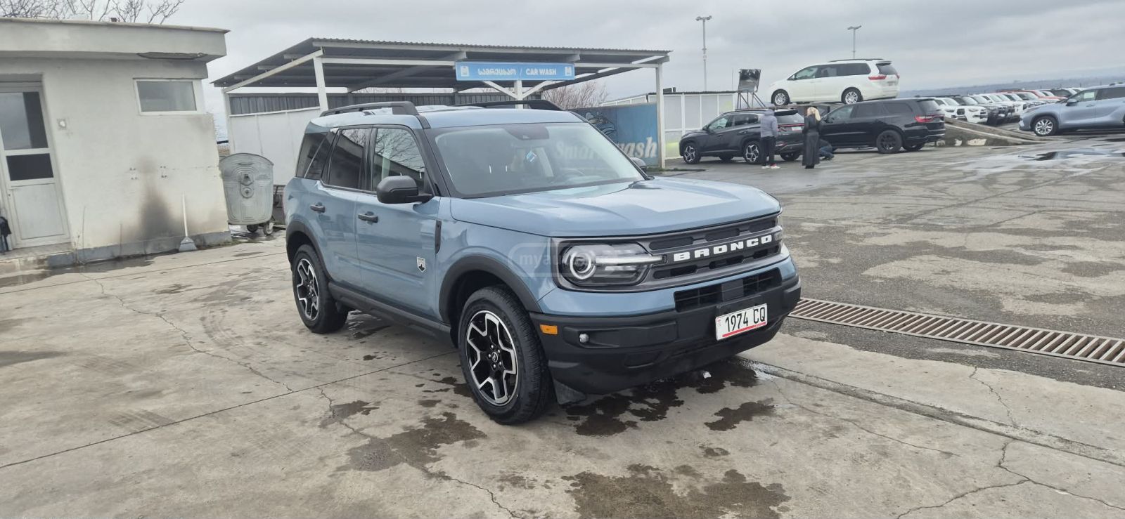 Ford Bronco - фото 1