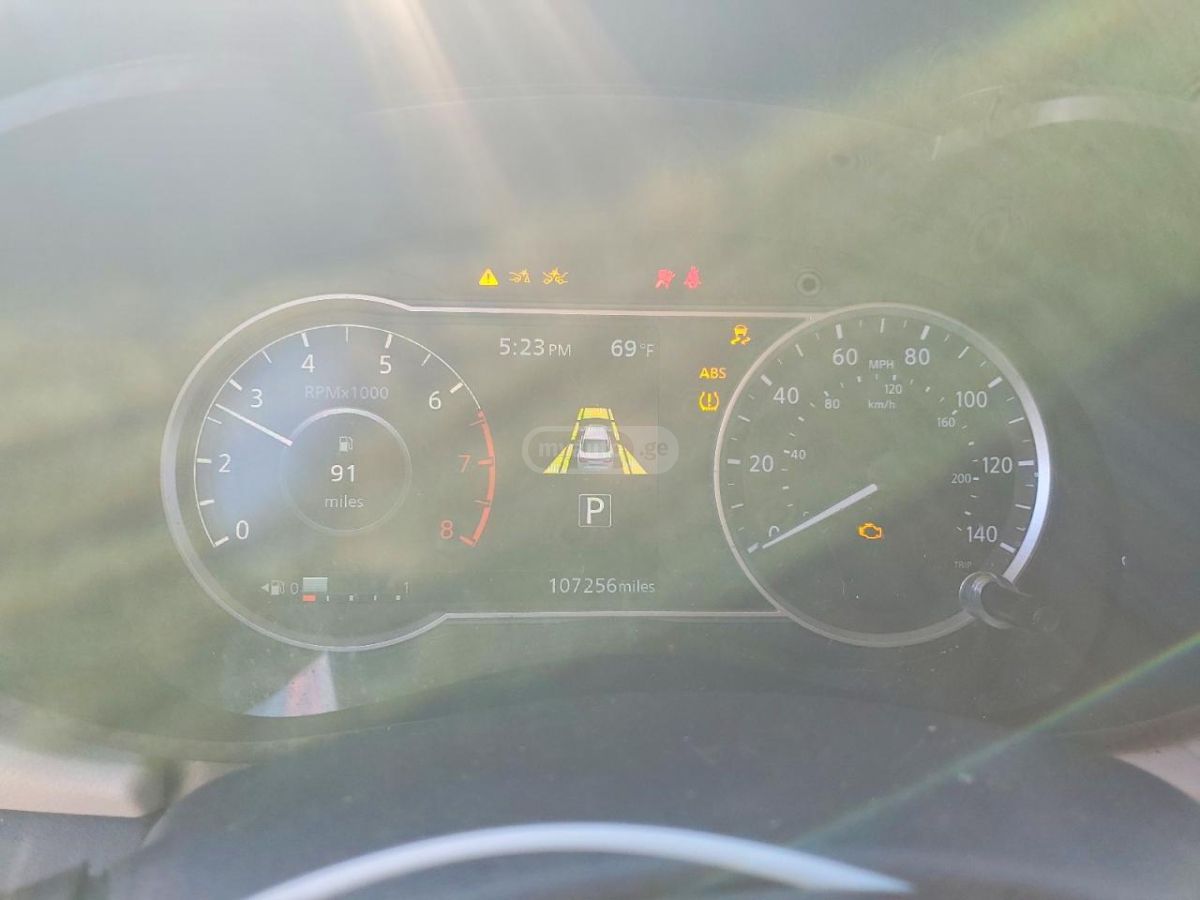 Nissan Versa - фото 10