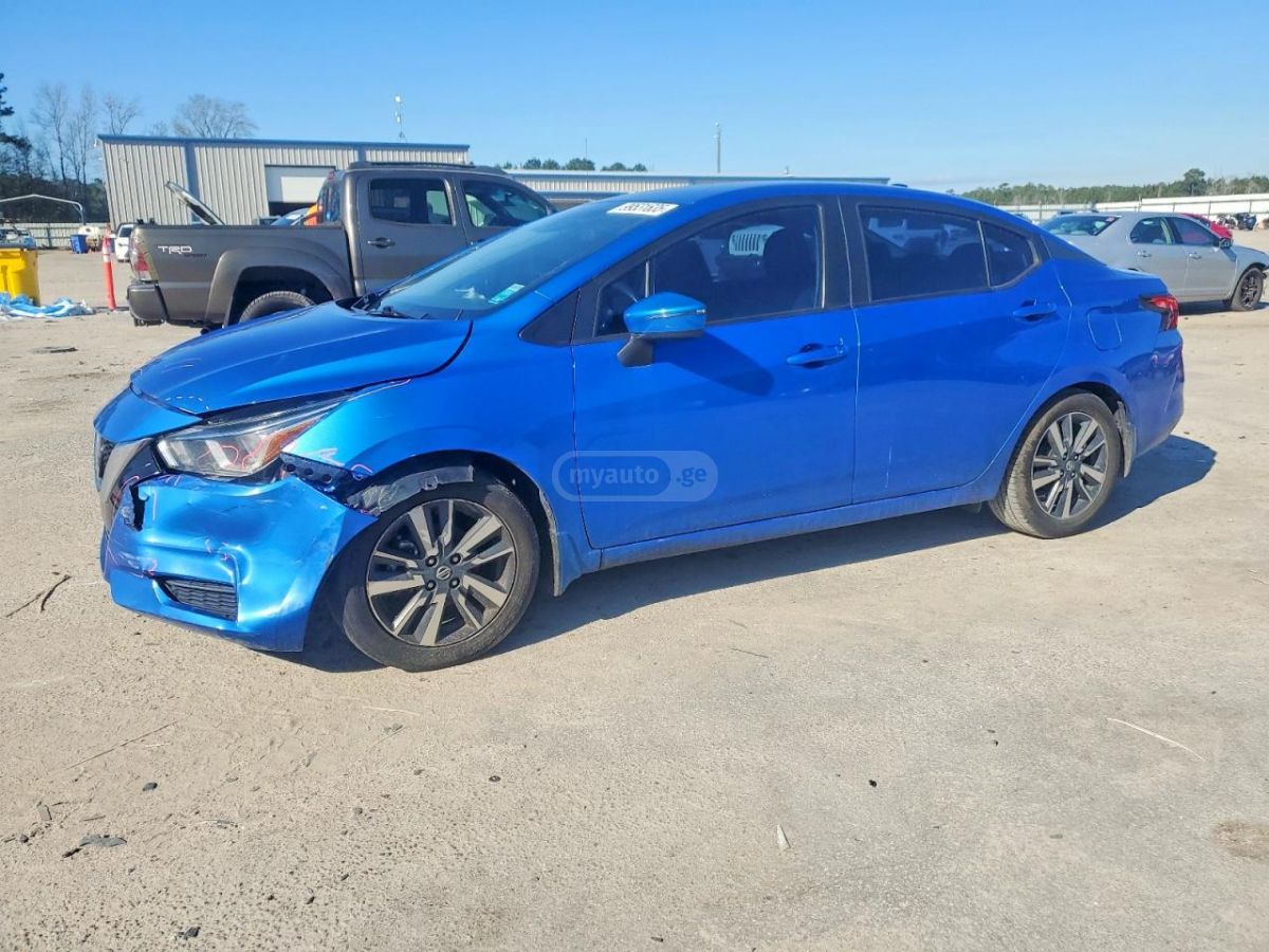 Nissan Versa - фото 3