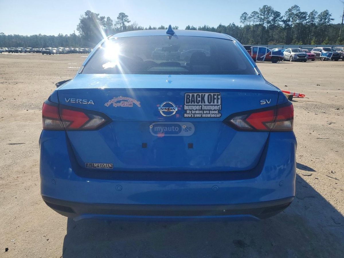 Nissan Versa - фото 5