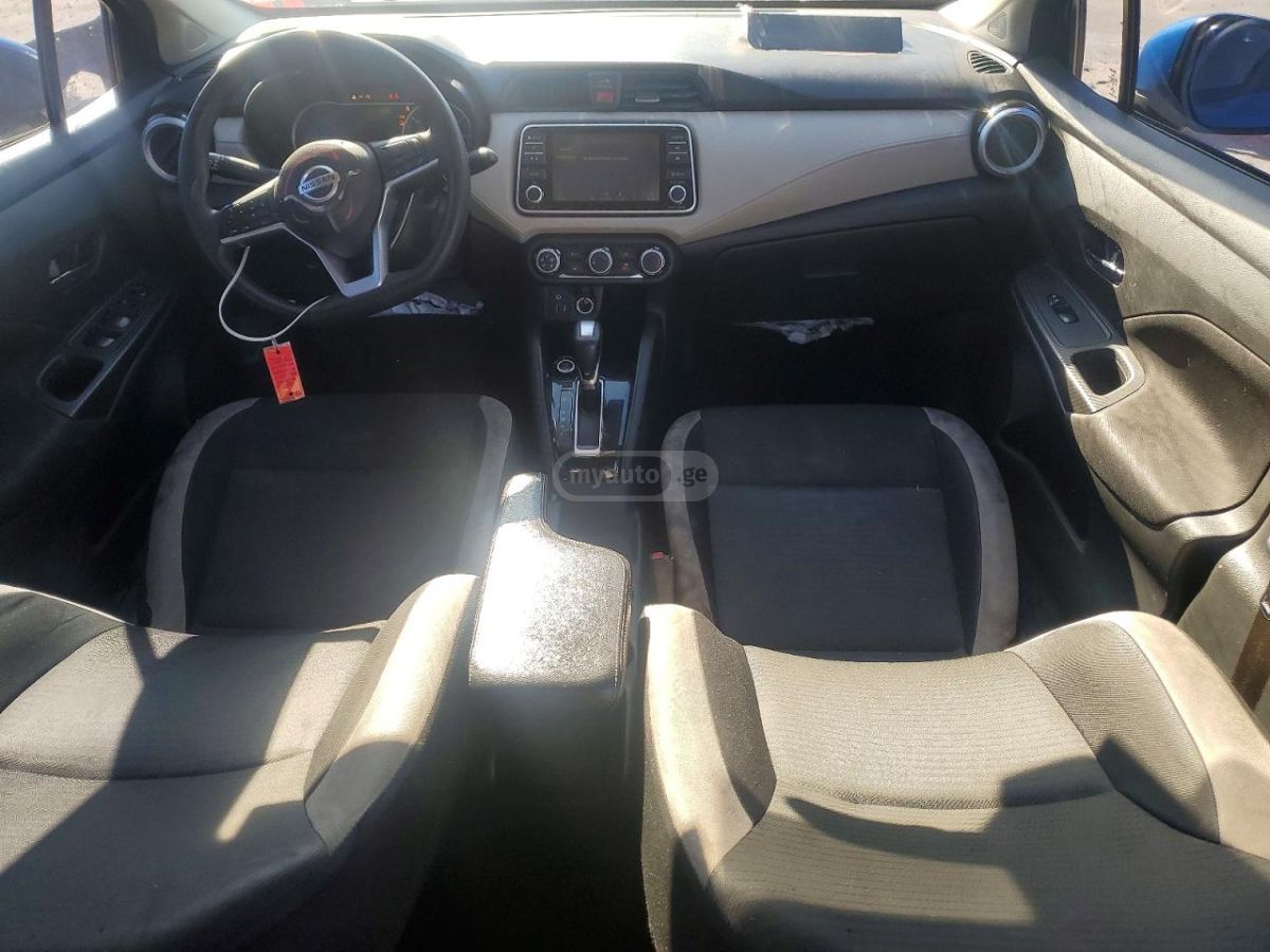 Nissan Versa - фото 7