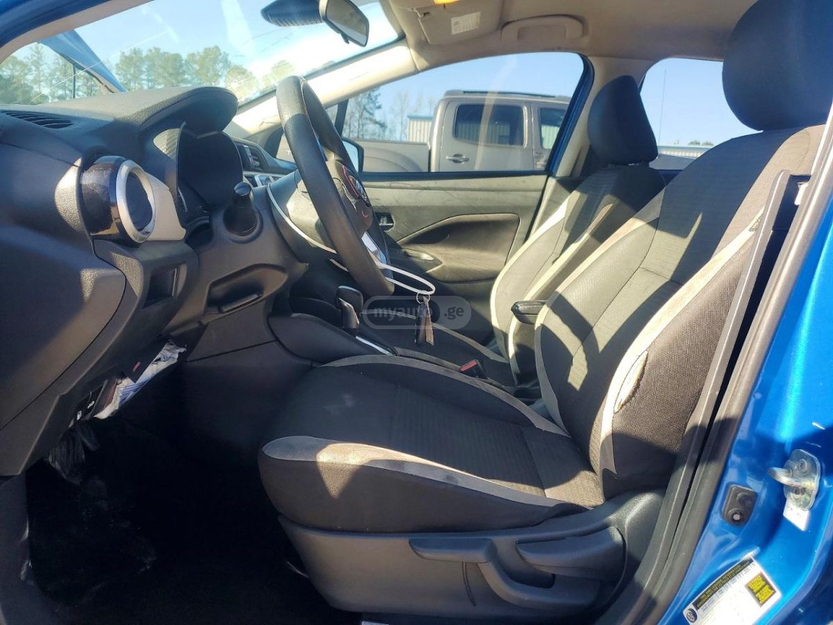 Nissan Versa - фото 8