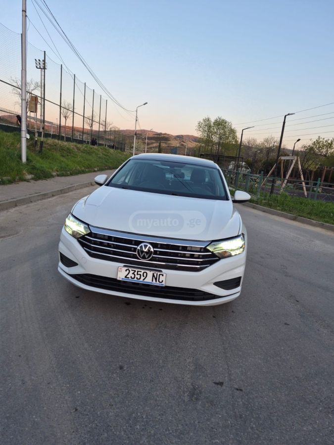 Volkswagen Jetta - фото 1