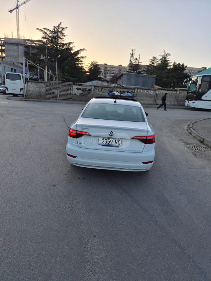 Volkswagen Jetta - фото 10