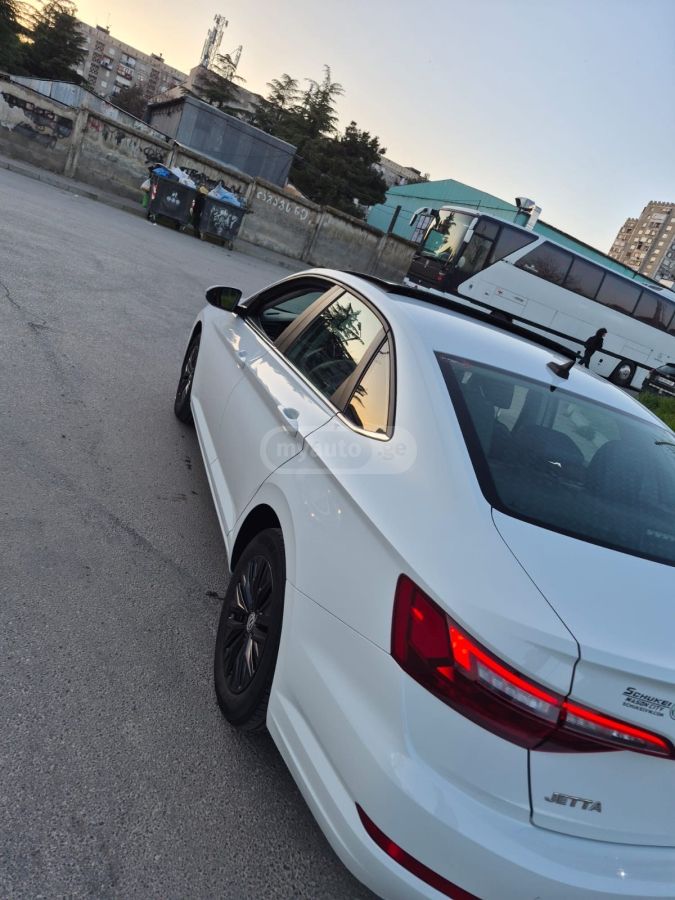 Volkswagen Jetta - фото 12