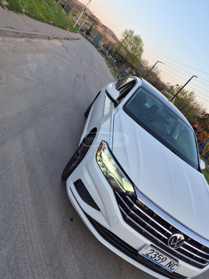 Volkswagen Jetta - фото 2