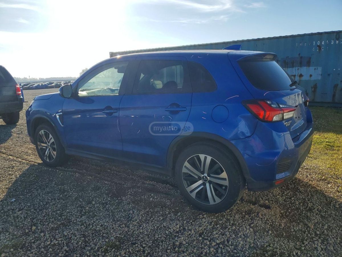 Mitsubishi Outlander Sport - фото 3