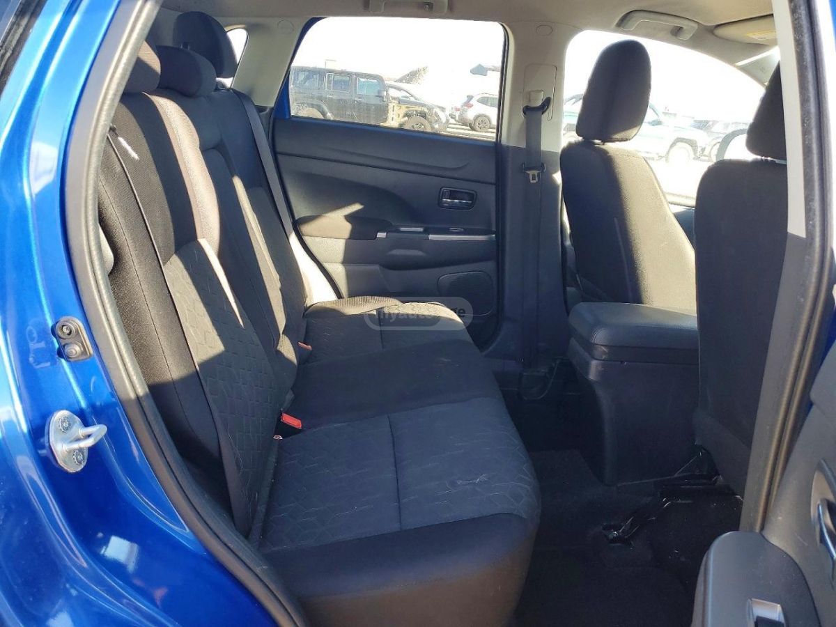 Mitsubishi Outlander Sport - фото 9