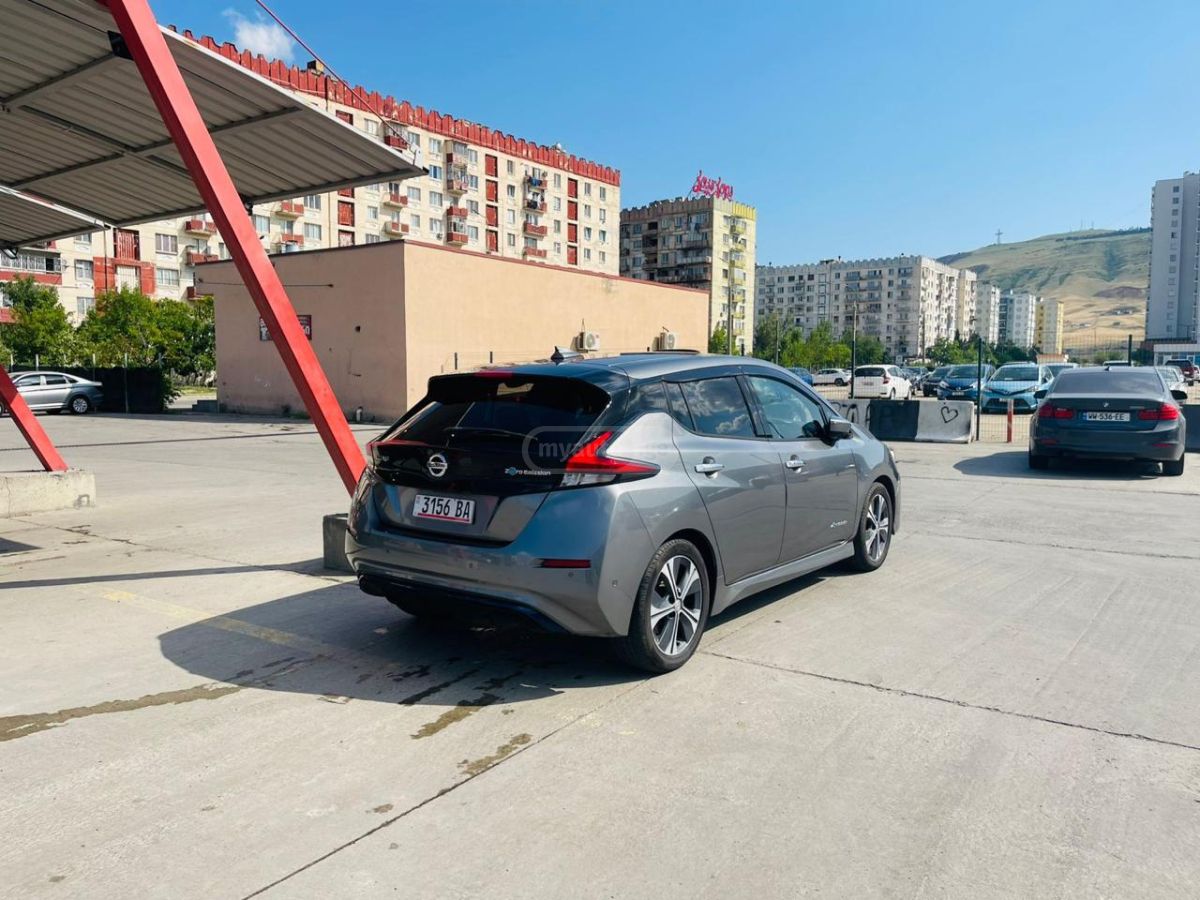 Nissan Leaf - фото 4