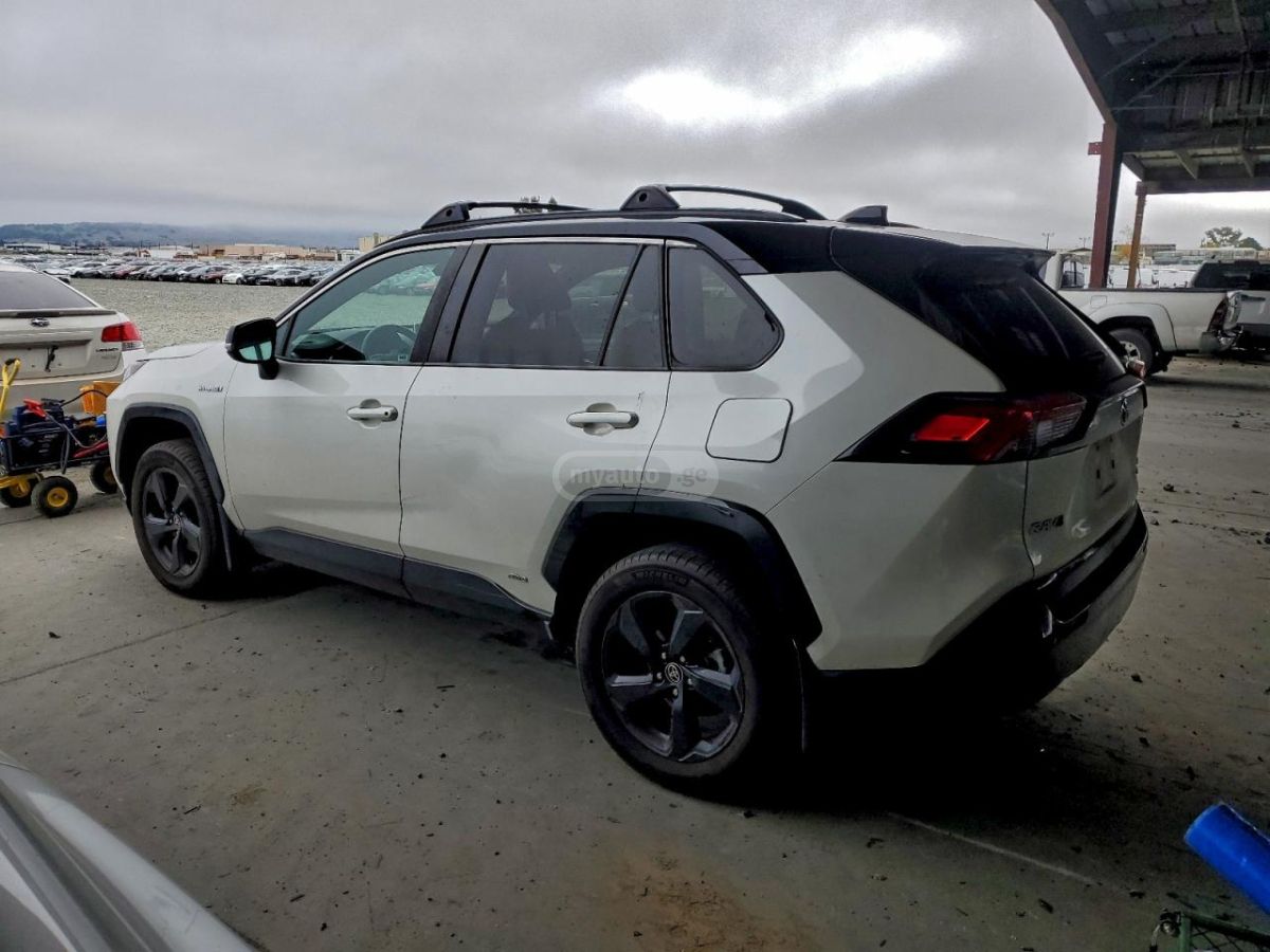 Toyota RAV 4 - фото 2