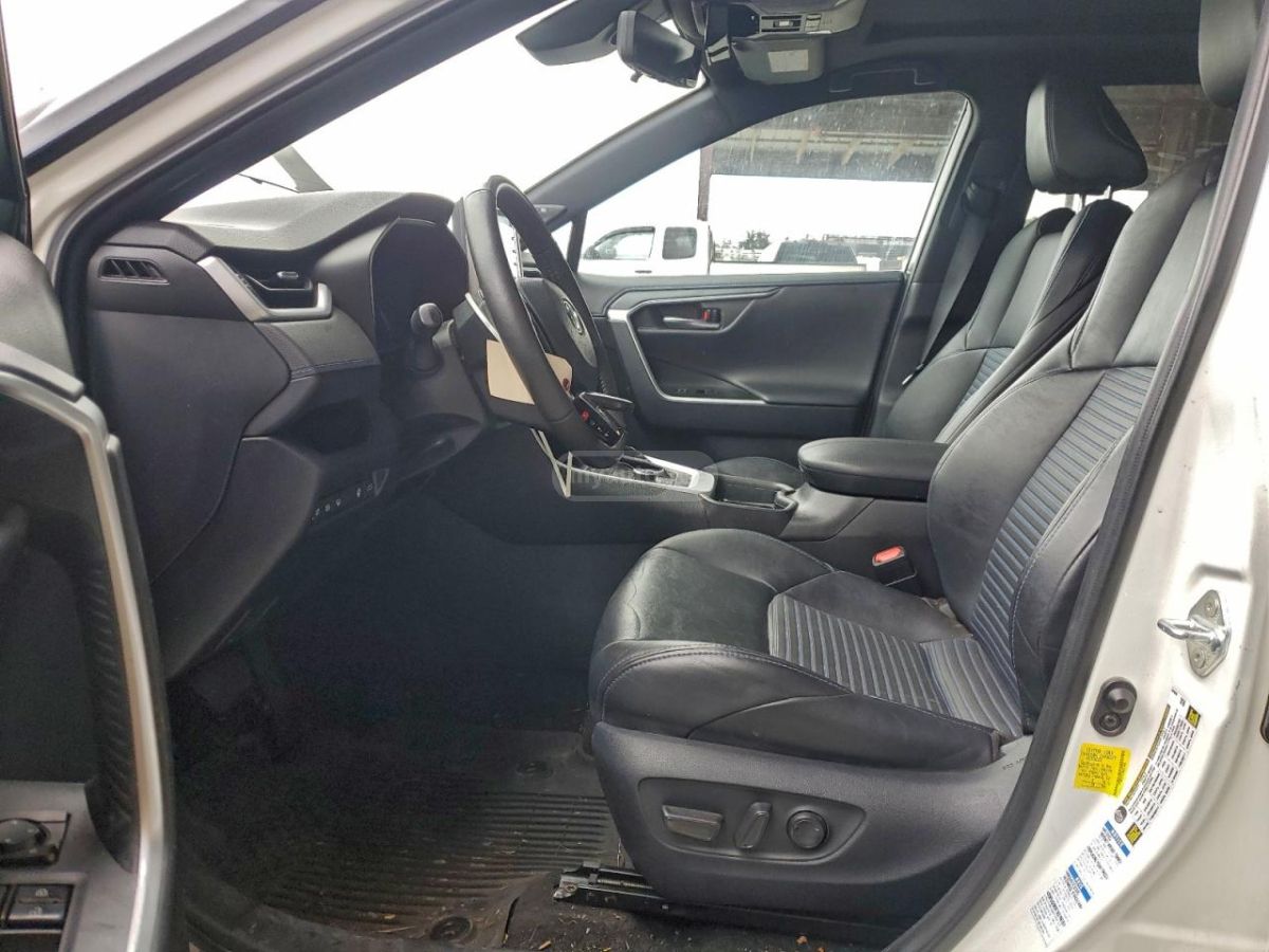 Toyota RAV 4 - фото 7