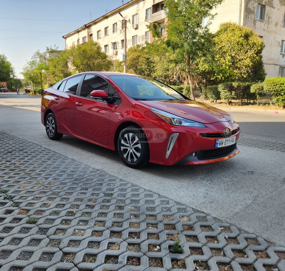 Toyota Prius - фото 1