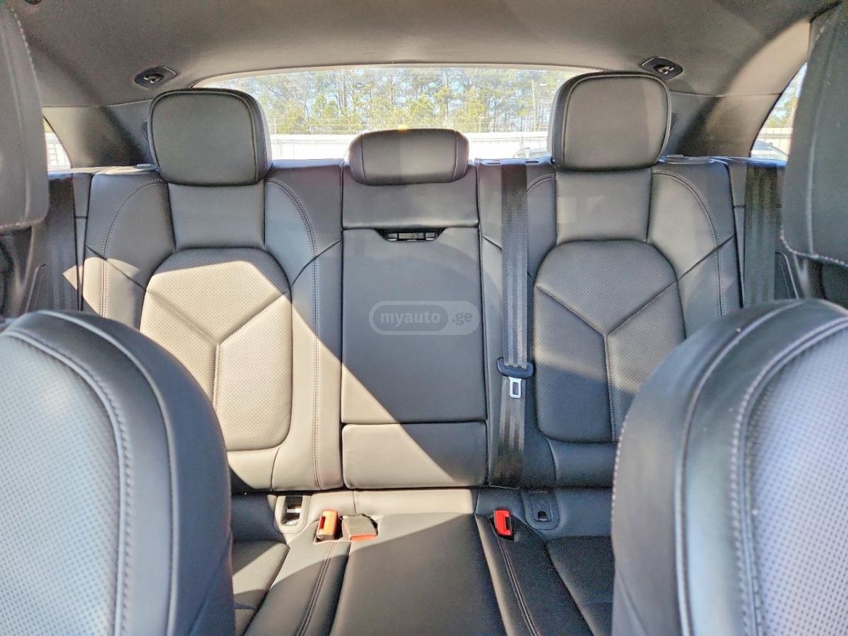 Porsche Macan 2023 — миниатюра 10