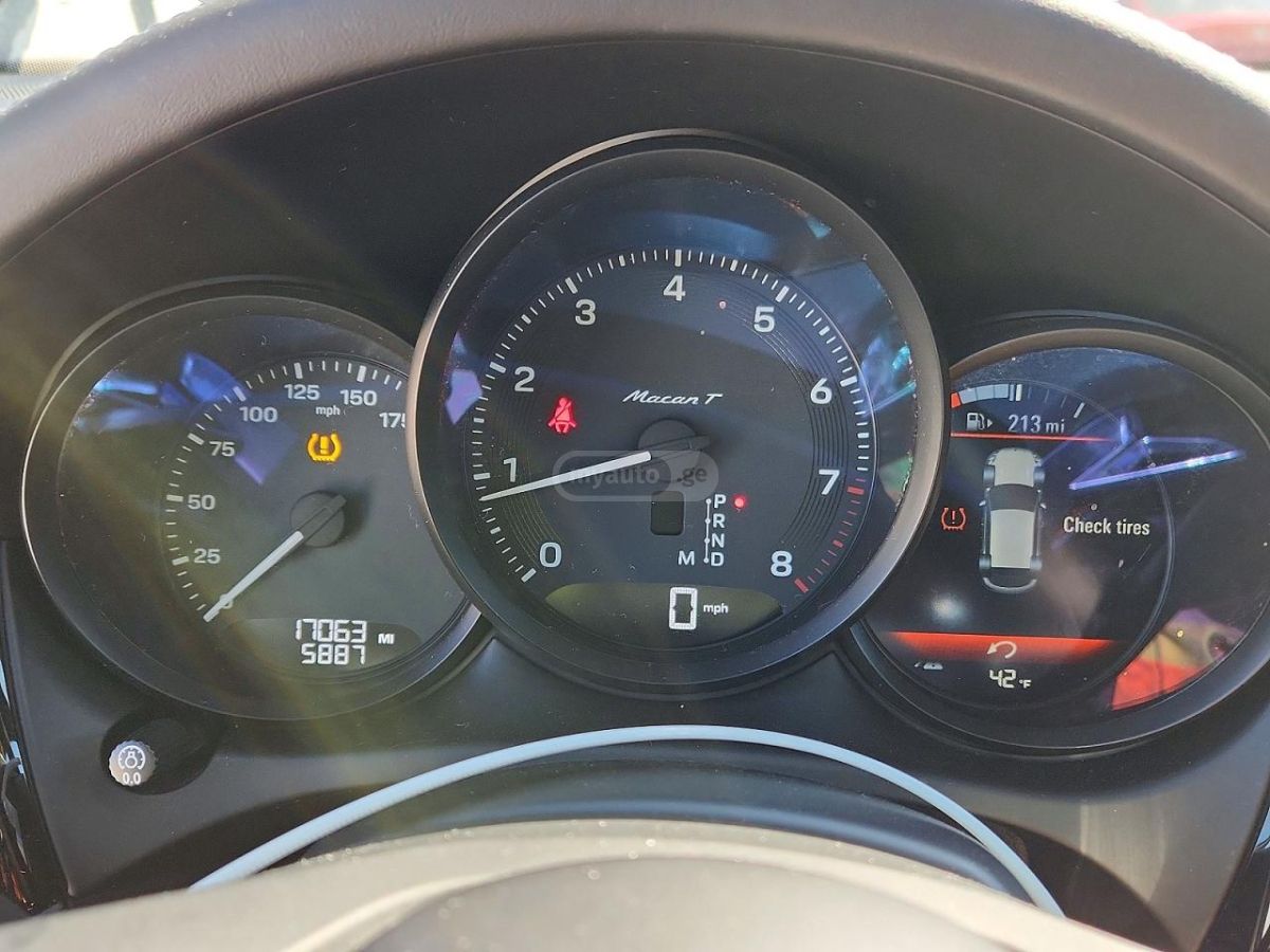 Porsche Macan 2023 — миниатюра 9
