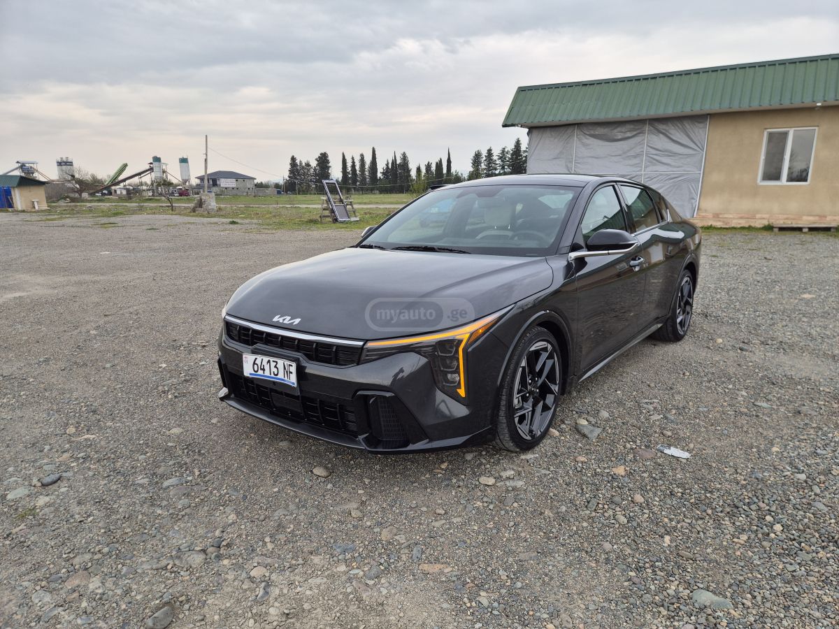 Kia K4 - фото 1