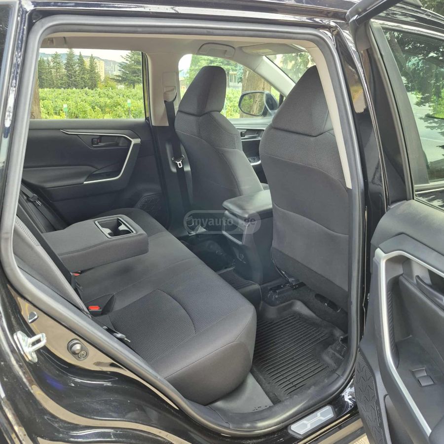 Toyota LE 4dr All-Wheel Drive Automat — миниатюра 6