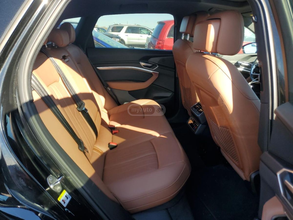 Audi S line Premium 4dr All-Wheel D — миниатюра 10