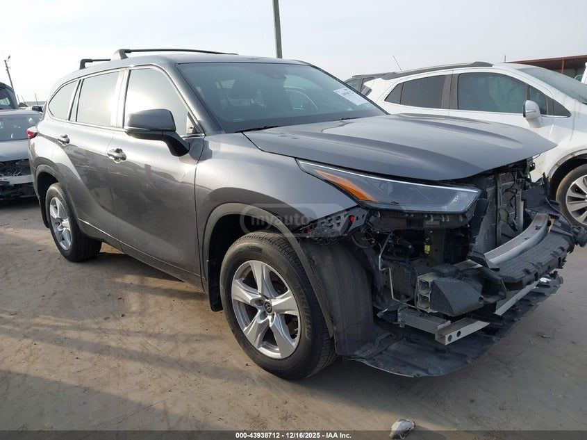 Toyota Highlander - фото 1