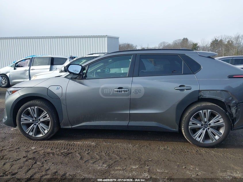 Subaru Solterra 2023 — миниатюра 13