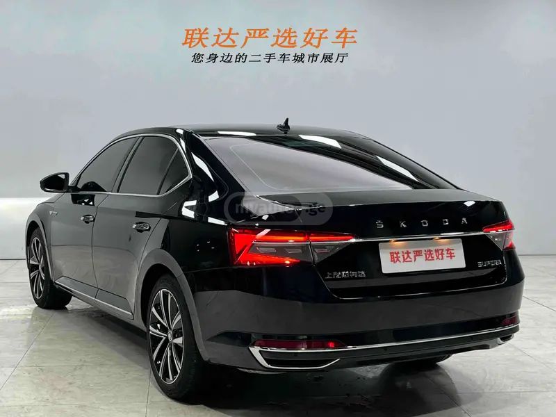 Skoda Superb 2024 — миниатюра 4