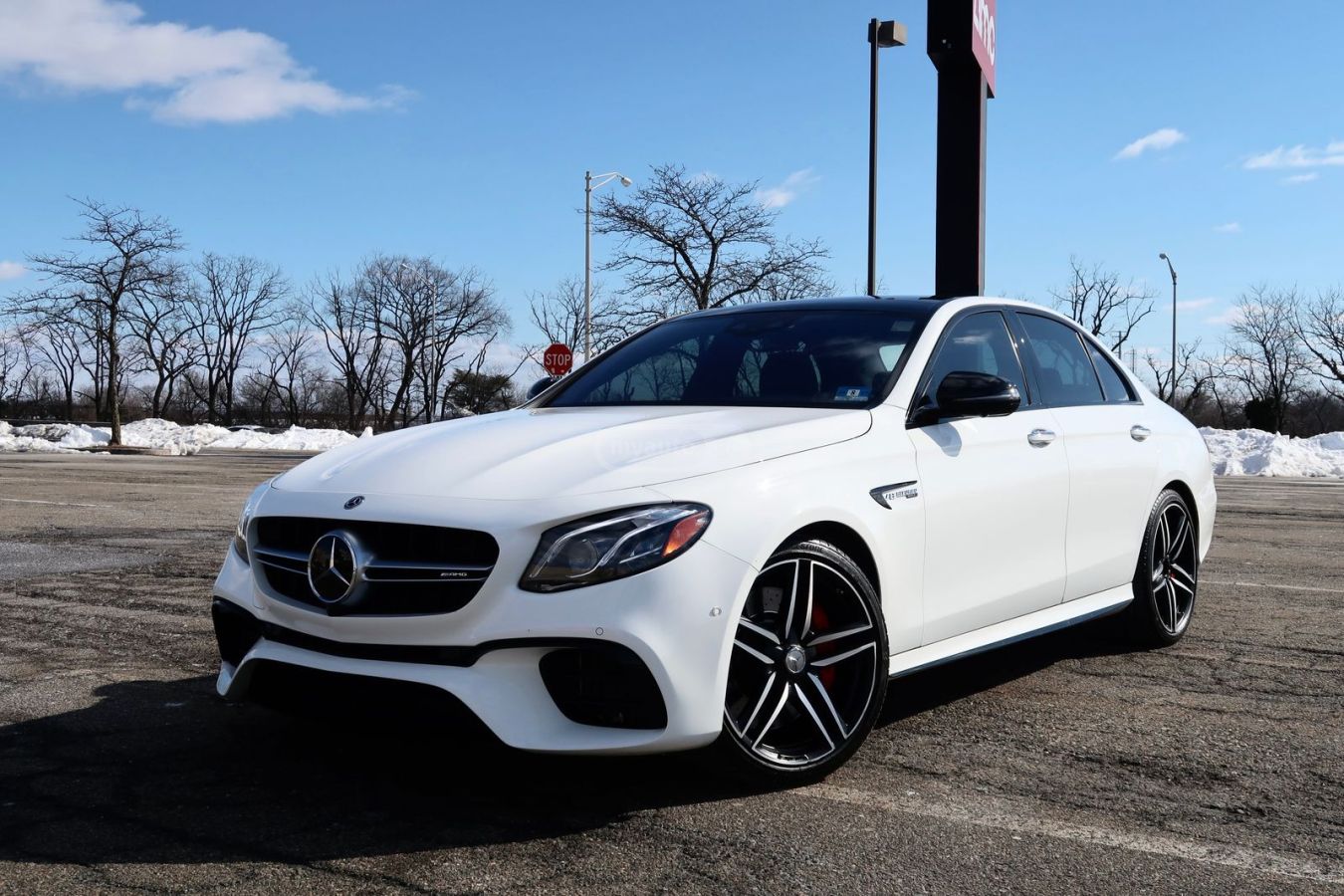 Mercedes-Benz E 63 AMG - фото 1