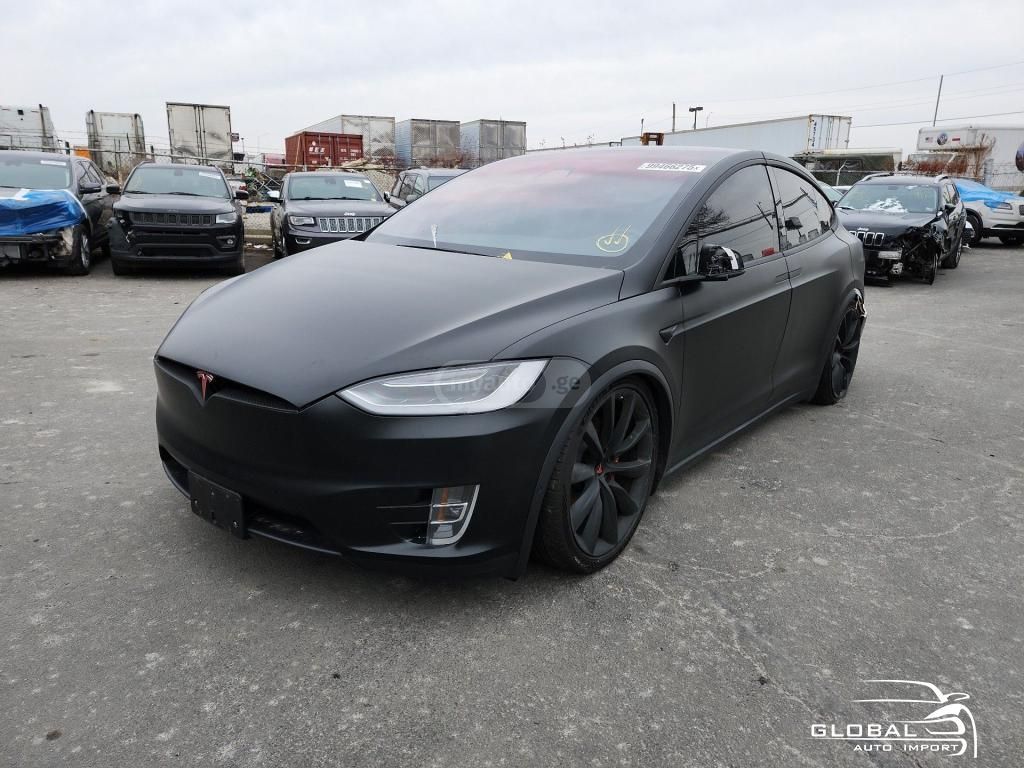 Tesla Model X - фото 1