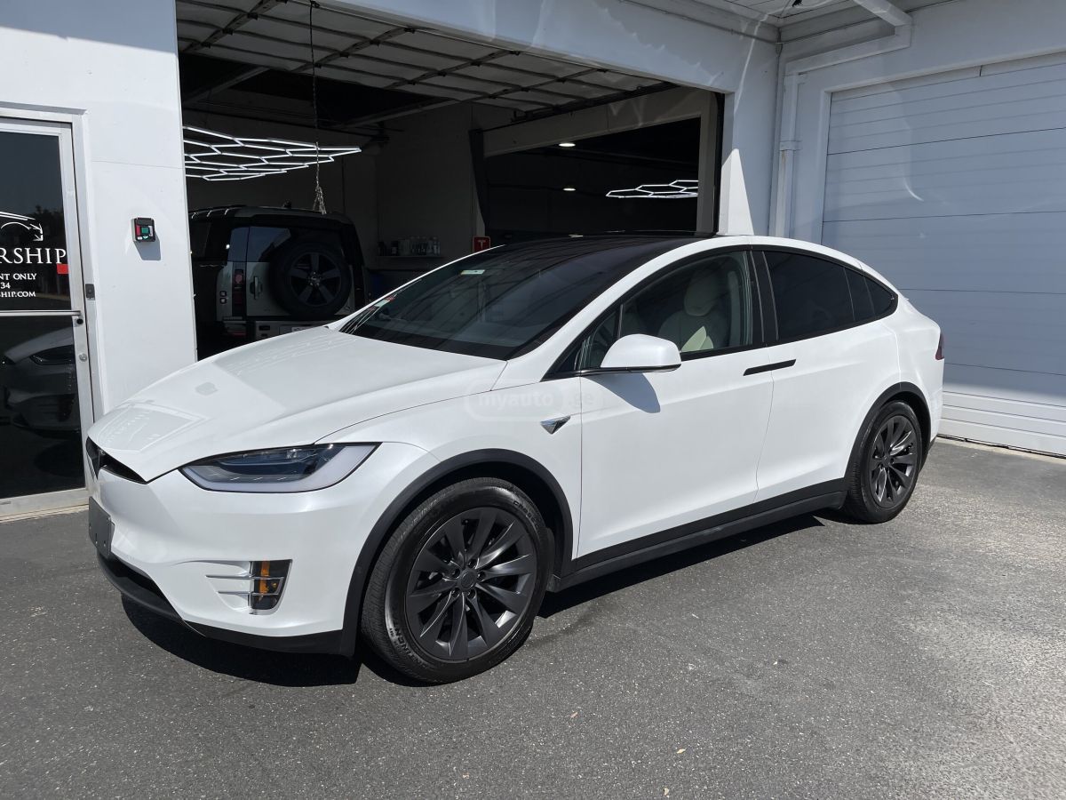 Tesla Model X - фото 2