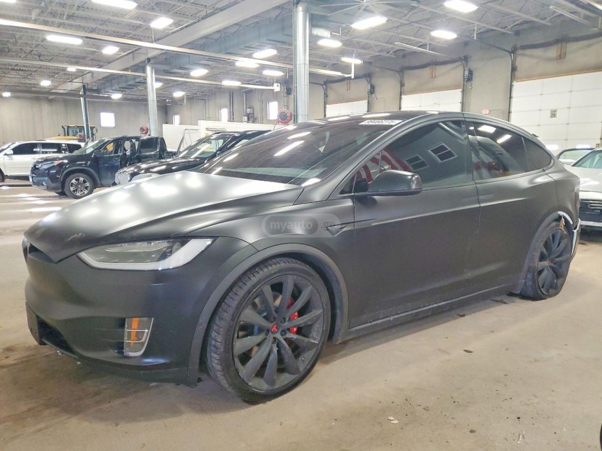 Tesla Model X - фото 4