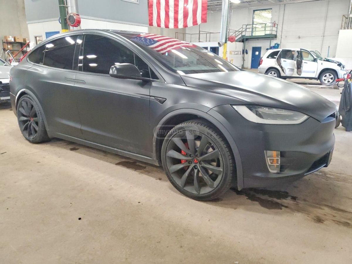Tesla Model X - фото 7