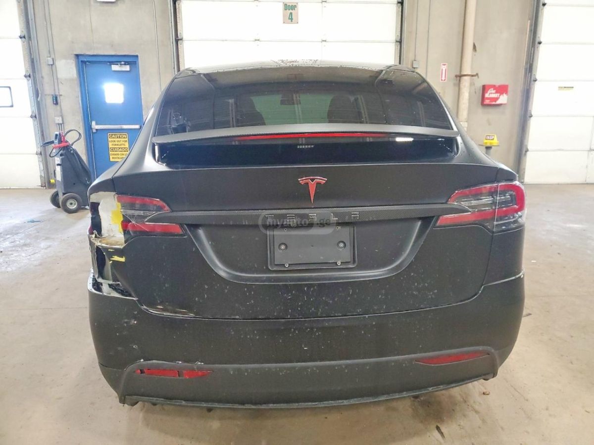 Tesla Model X - фото 8