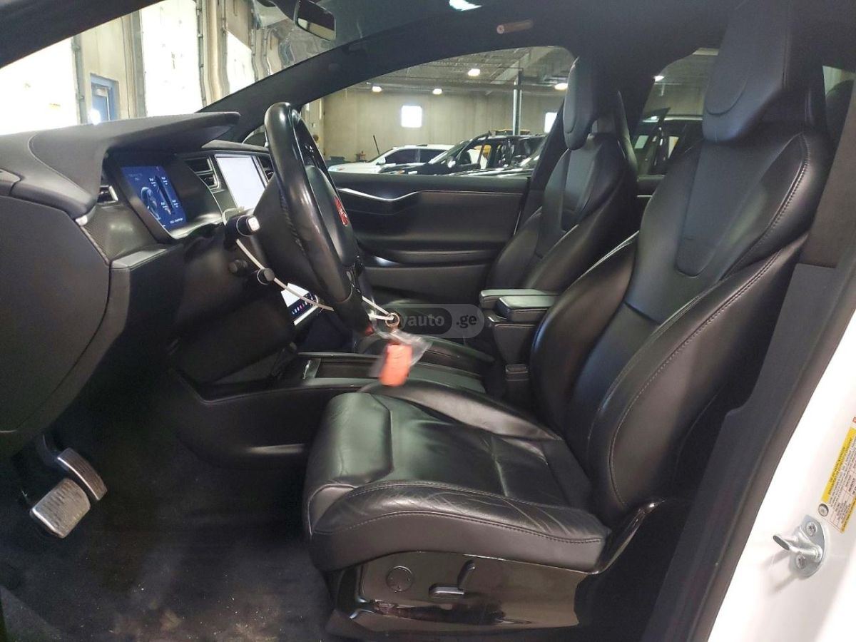 Tesla Model X - фото 9