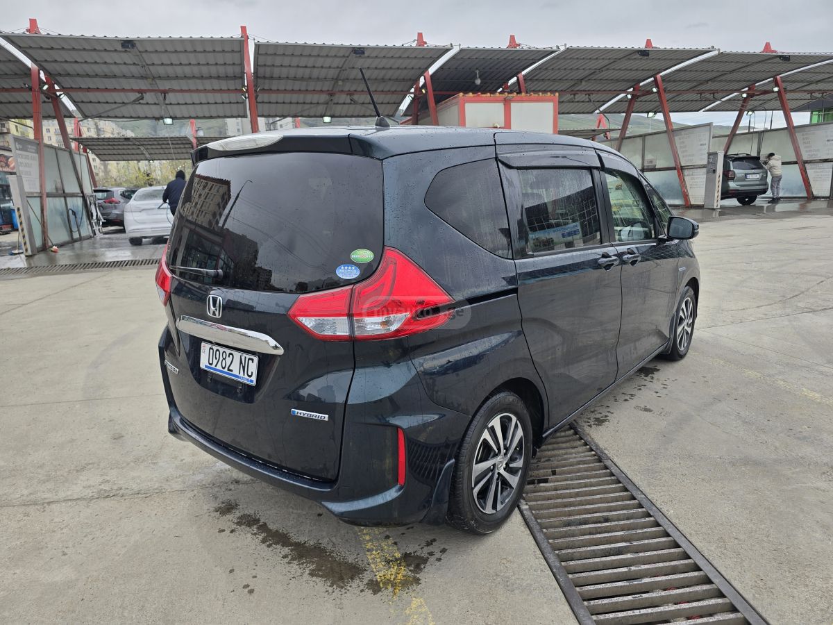 Honda Freed - фото 4