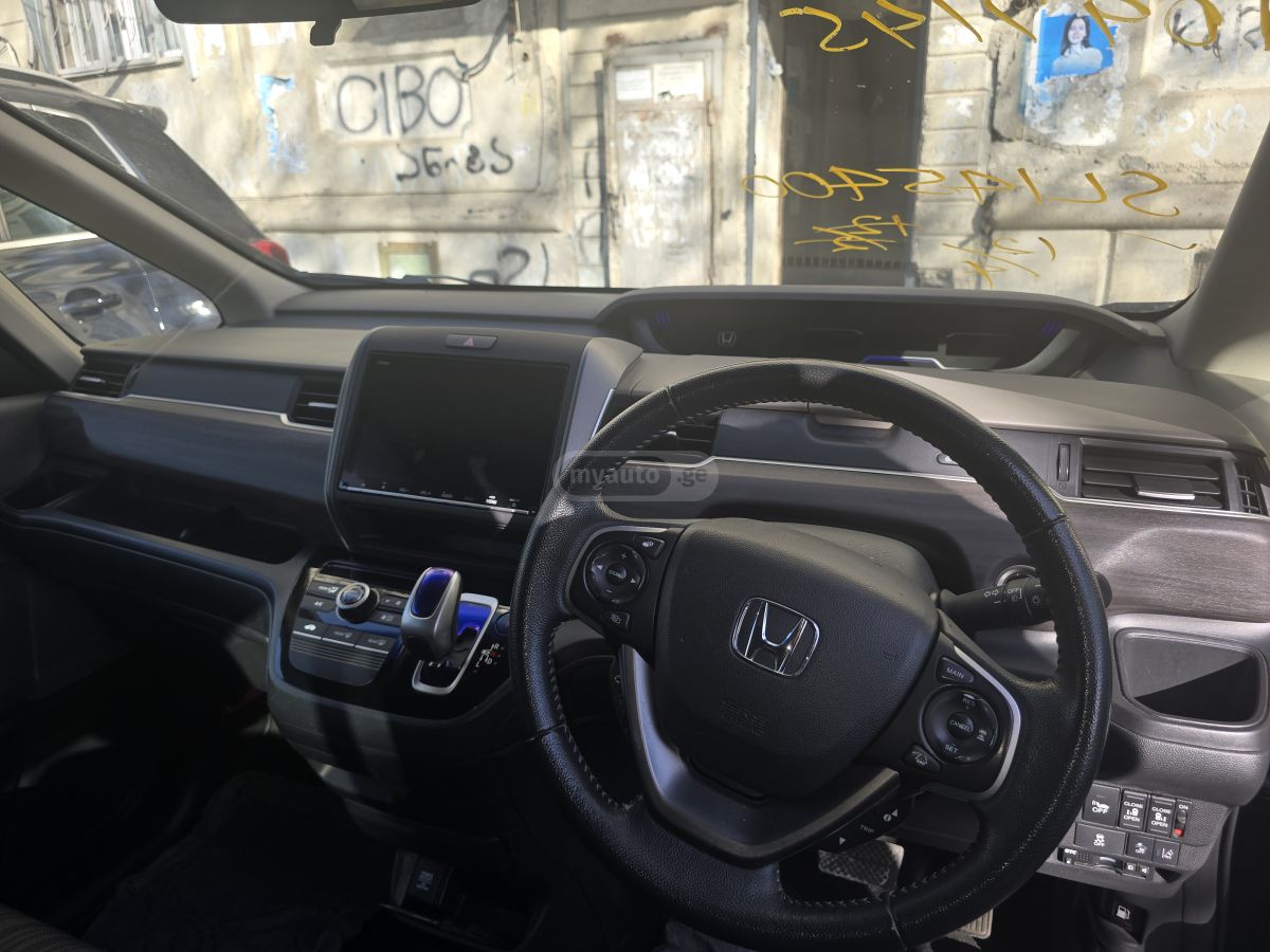 Honda Freed - фото 7