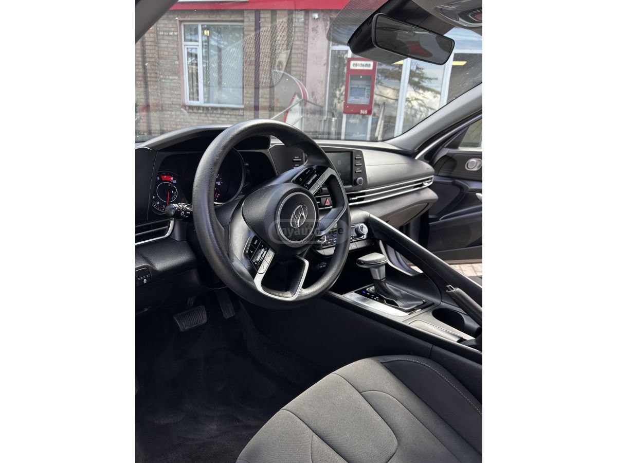 Hyundai Elantra - фото 12