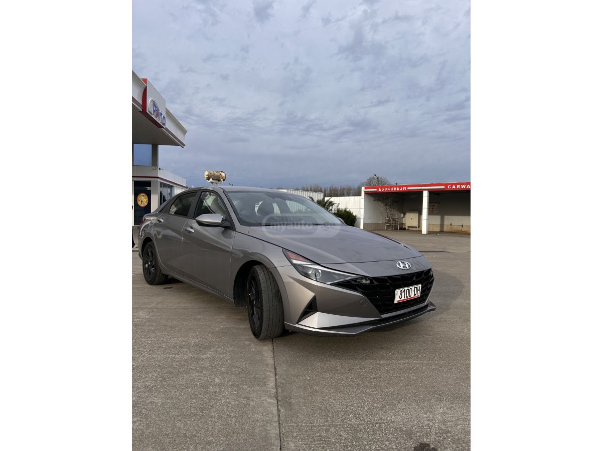 Hyundai Elantra - фото 2