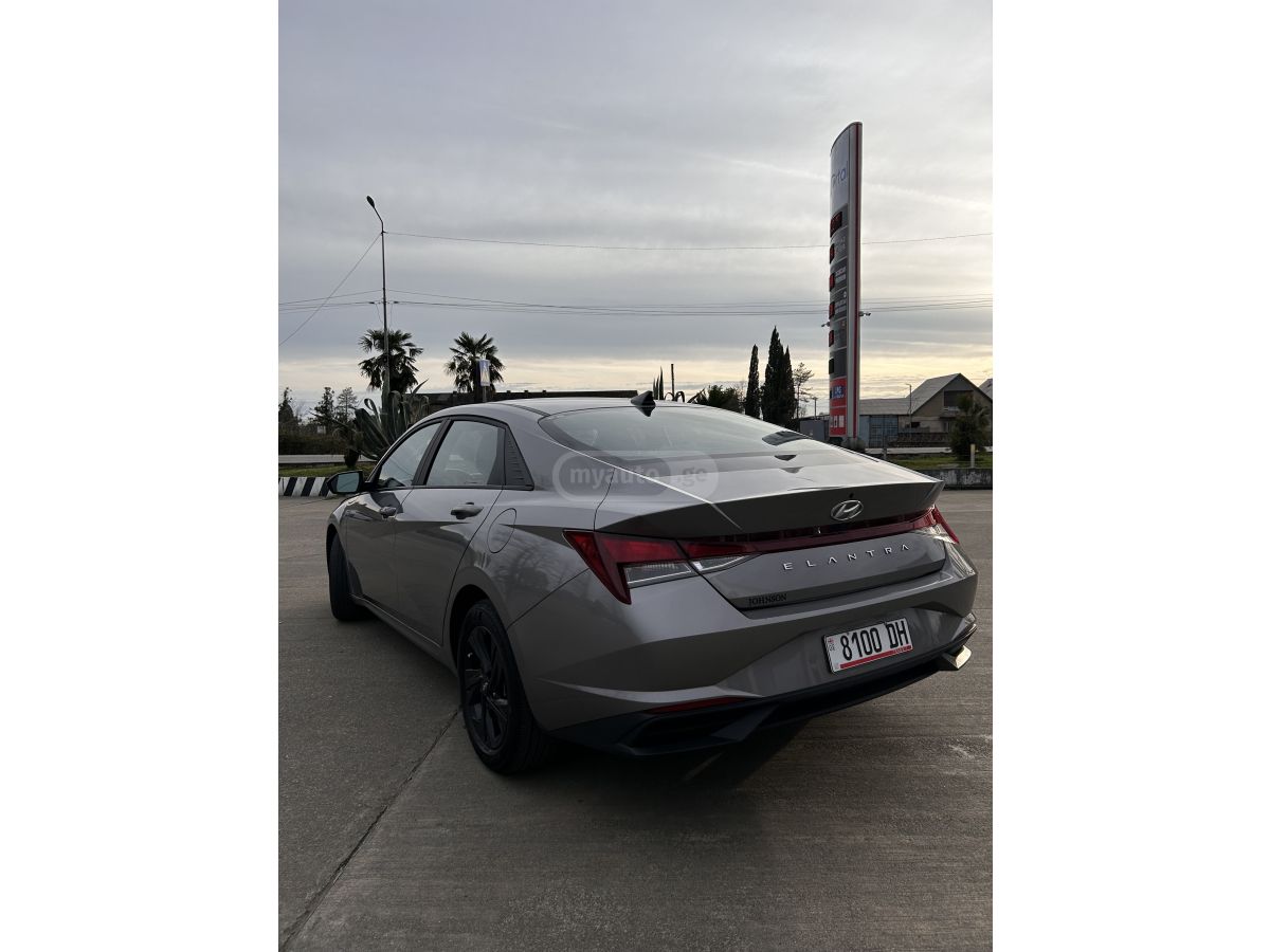 Hyundai Elantra - фото 4