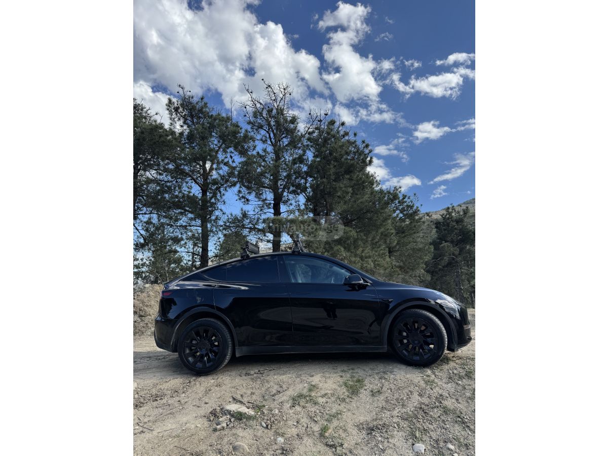 Tesla Model Y - фото 6