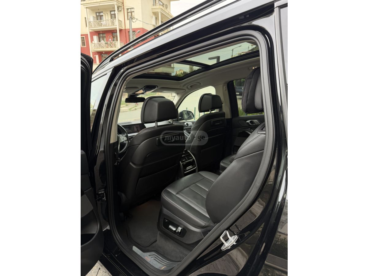 BMW X7 - фото 7