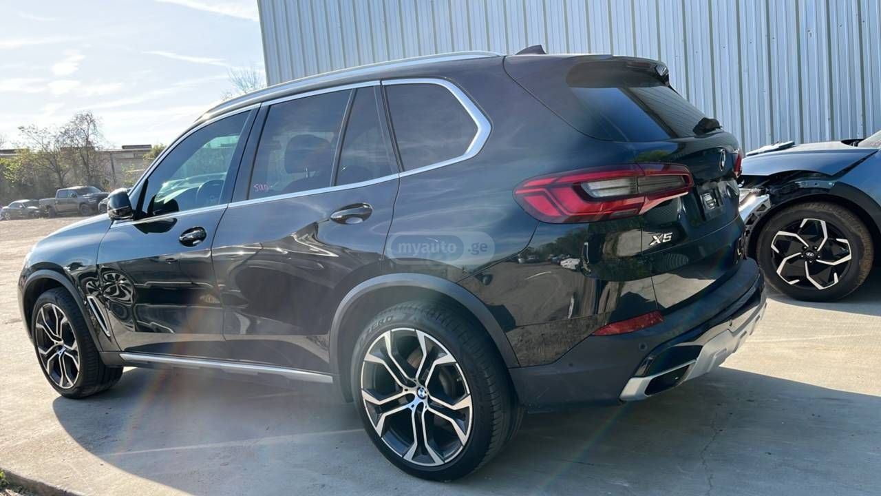 BMW X5 - фото 5