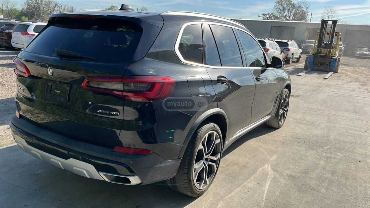 BMW X5 - фото 6