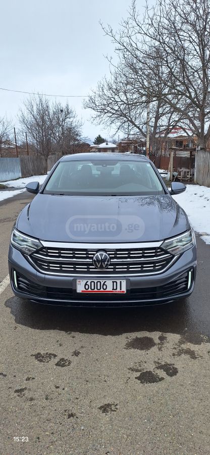 Volkswagen Jetta - фото 1